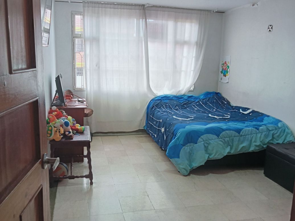Casa de 6 alcobas en venta en Carvajal 1, Bogotá, 380 m² · foto 2 de 12