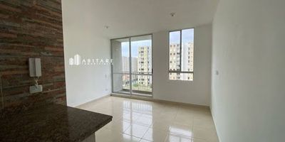 Apartamento en venta en CR Llano Verde, Cartagena, Bolívar. Este inmueble de 55 m² ofrece 3 habitaciones y 2 baños, ideal para familias. Con una antigüedad de 2 años, se encuentra en excelente estado. La propiedad cuenta con vigilancia, proporcionando seguridad para sus residentes. Ubicado estratégicamente en Cartagena, este apartamento está cerca de servicios y zonas de interés, facilitando el día a día. Una opción de vivienda práctica y cómoda en la ciudad. ¿Interesado en conocer más? Contáctenos por WhatsApp, seleccione "quiero que me contacten" o vea nuestros teléfonos.