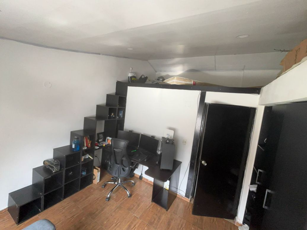 Casa de 4 alcobas en venta en Cooperativa De Sub-Oficiales, Bogotá, 120 m² · foto 2 de 19