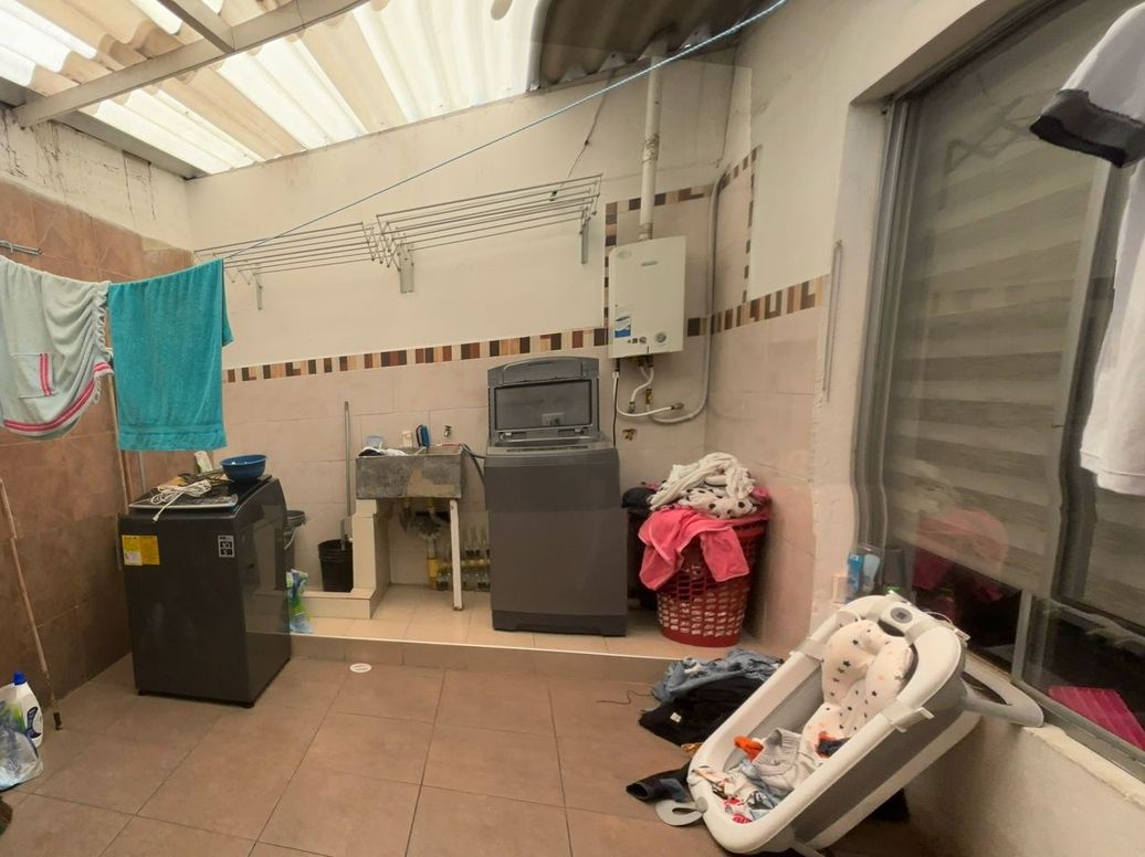 Casa de 4 alcobas en venta en Cooperativa De Sub-Oficiales, Bogotá, 120 m² · foto 10 de 19