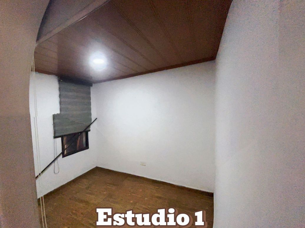 Casa de 4 alcobas en venta en Cooperativa De Sub-Oficiales, Bogotá, 120 m² · foto 4 de 19