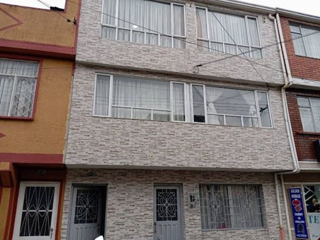 Casa de 8 alcobas en venta en Garces Navas, Bogotá, 72 m² · foto 18 de 18