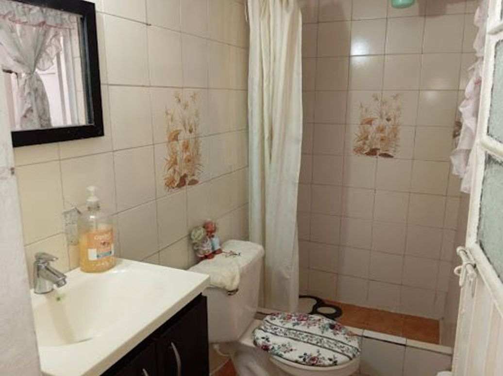 Casa de 8 alcobas en venta en Garces Navas, Bogotá, 72 m² · foto 13 de 18
