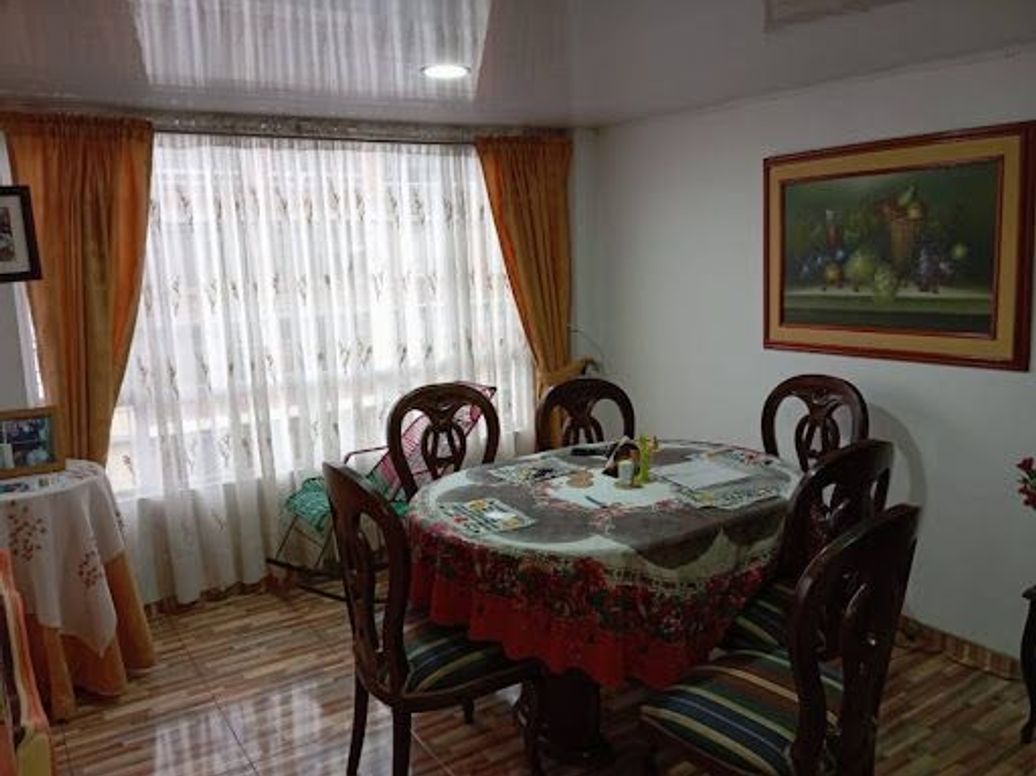 Casa de 8 alcobas en venta en Garces Navas, Bogotá, 72 m² · foto 5 de 18