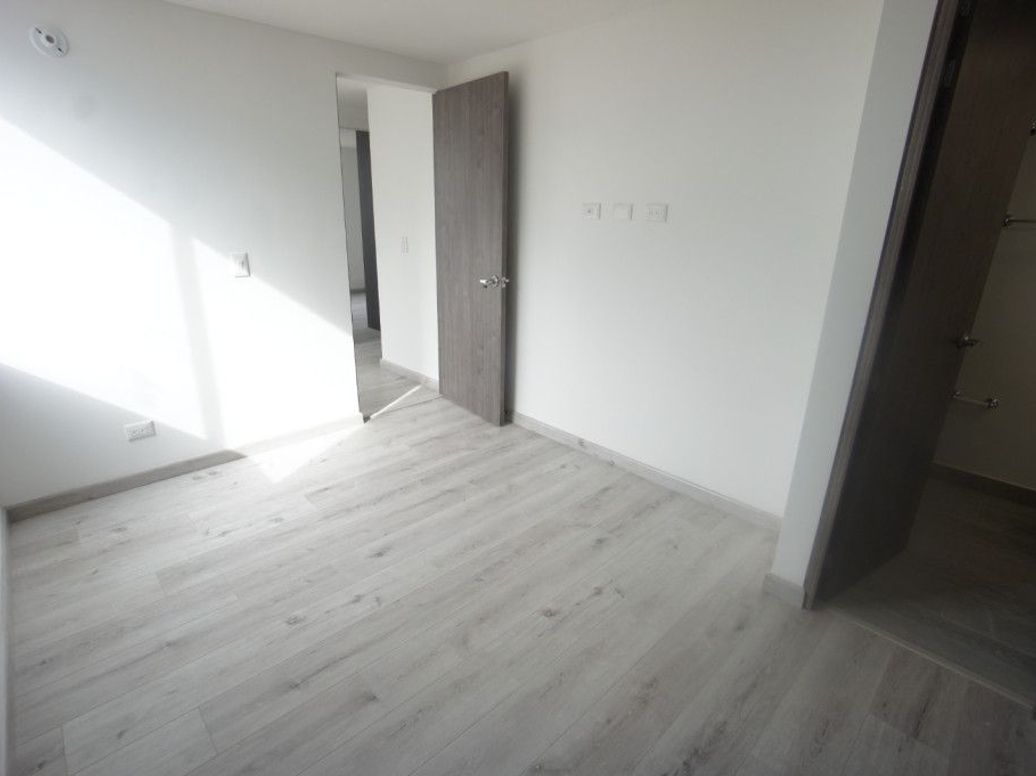 Apartamento de 3 alcobas en venta en Santa Teresa, Bogotá, 80 m² · foto 13 de 20