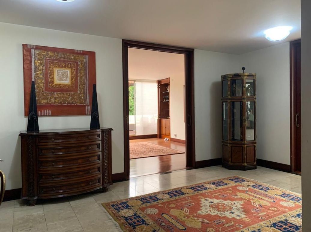 Apartamento de 2 alcobas en venta en Santa Bibiana, Bogotá, 350 m² · foto 2 de 20