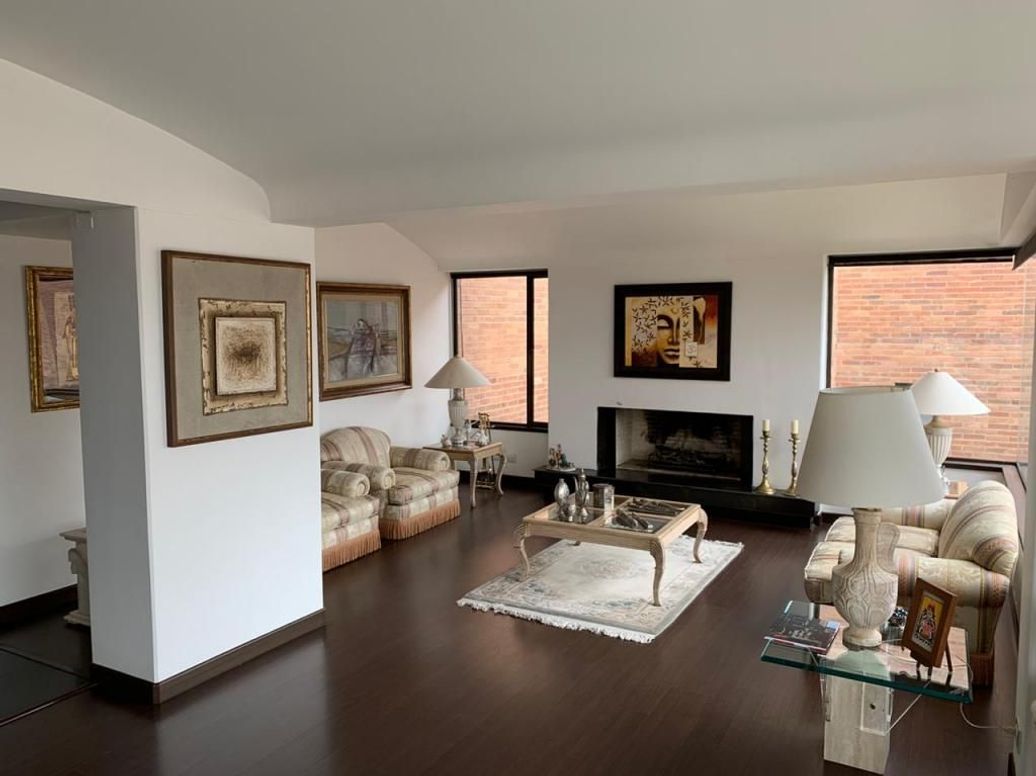 Apartamento de 3 alcobas en venta en Niza Suba, Bogotá, 266 m² · foto 3 de 18