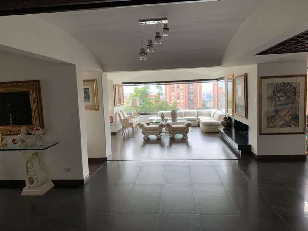 Apartamento de 3 alcobas en venta en Niza Suba, Bogotá, 266 m² · foto 8 de 18