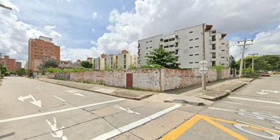 Se vende lote esquinero ideal para proyecto de vivienda en el sector ALTOS DE RIOMAR, con un área total de 1.463 mts2.

Licencia de construcción pre-aprobada para edificio residencial.

Edificabilidad maxima: 8 pisos.