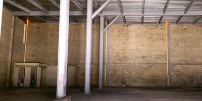 ¿Necesitas un espacio seguro y funcional para almacenar tus productos? ¡Tenemos la solución perfecta para ti! Bodega ubicada en el sector de Manuela Beltrán, Soledad,  se adapta a tus necesidades de almacenamiento y logística.  Área total: 500 M2. 7 MTS de altura con cubierta del techo en sistema metaldeck, tres accesos con cortinas metálicas enrollables para cargue/descargue de mercancías hacia la CR 14
"IMAGINA EL POTENCIAL, LA INNOVACIÓN Y LA PRODUCTIVIDAD QUE ENCONTRARÁS AQUÍ"