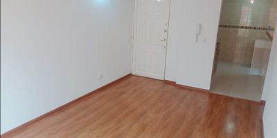Apartamento en Conjunto Alborada Real 2  en venta de 67mts, con vista interior, ubicado en un 4to piso, acceso por escaleras, parqueadero comunal. Consta de 3 habitaciones, 2 baños, sala comedor, cocina integral y zona de lavandería. Tiene piso laminado en habitaciones, zona social y cerámico en cocina y baños. El conjunto cuenta con salón social, parque infantil zonas verdes y vigilancia privada las 24 horas. 28937917541
