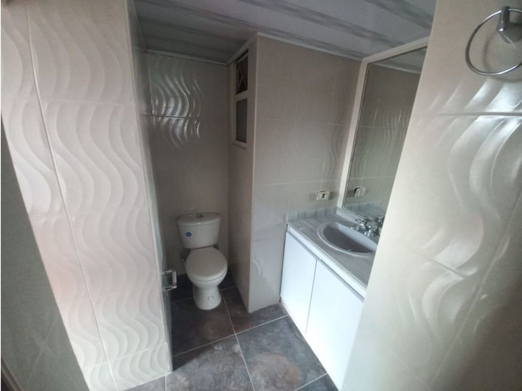 Apartamento de 3 alcobas en venta en Cedritos, Bogotá, 185 m² · foto 4 de 16