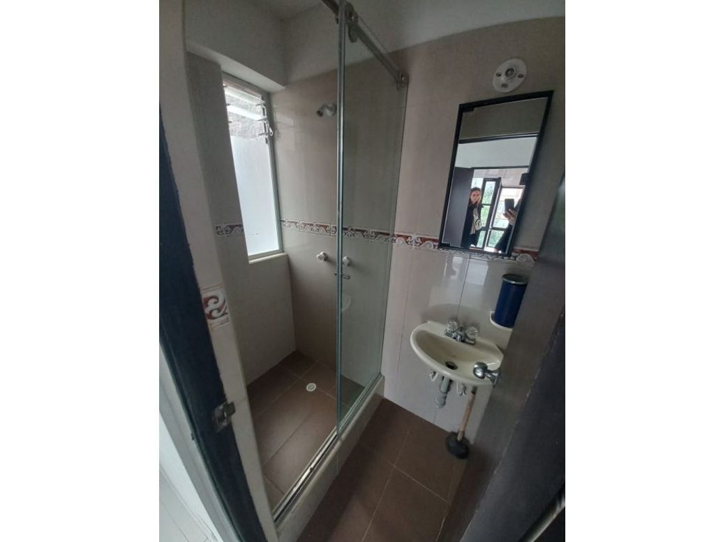 Apartamento de 3 alcobas en venta en Cedritos, Bogotá, 185 m² · foto 10 de 16