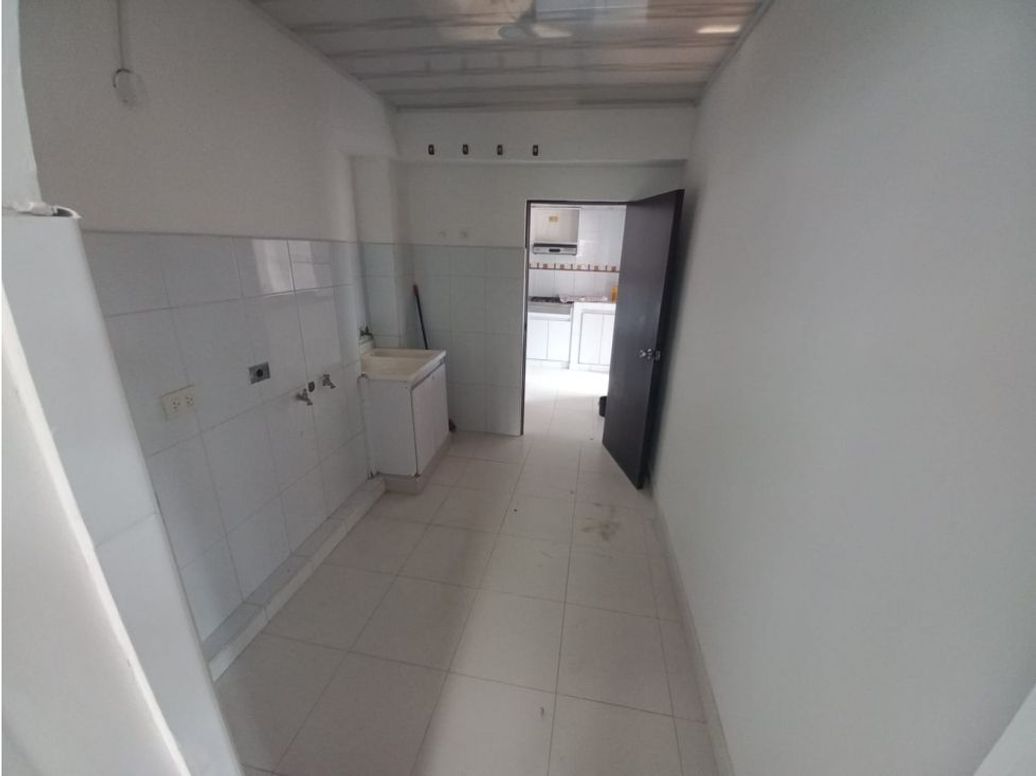 Apartamento de 3 alcobas en venta en Cedritos, Bogotá, 185 m² · foto 3 de 16