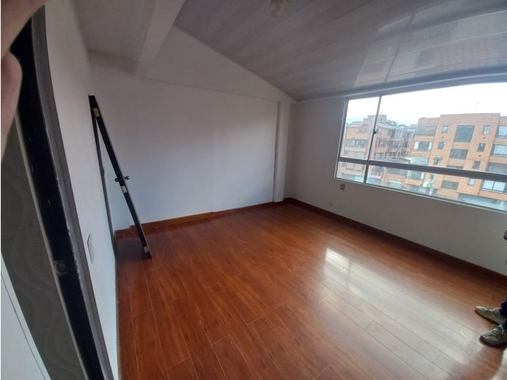 Apartamento de 3 alcobas en venta en Cedritos, Bogotá, 185 m² · foto 8 de 16