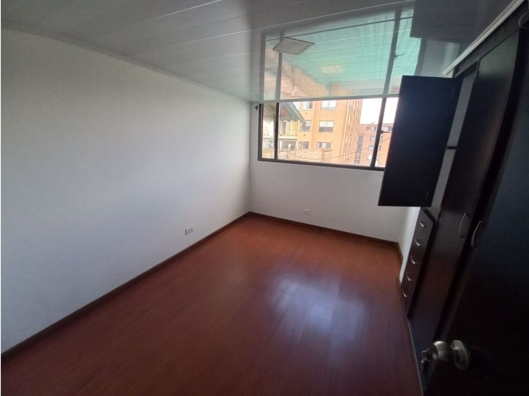 Apartamento de 3 alcobas en venta en Cedritos, Bogotá, 185 m² · foto 11 de 16