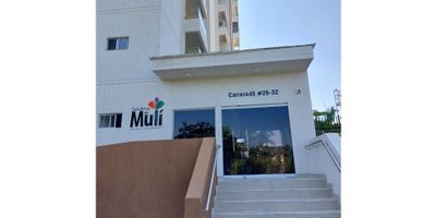 Se vende casa en Palmira. 123 mts2 consta de sala, comedor cocina integral, tres habitaciones, dos baños, dos parqueaderos en sótano, patio. El conjunto residencial tiene piscina.
