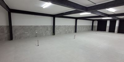  Encuentra el lugar perfecto para tu negocio! Este local, con una ubicacion comercial privilegiada, esta rodeado de rutas de acceso que facilitan la llegada de clientes. Cerca de una zona de comercio, la Central Mayorista, el Parque de las Chimeneas y el Super Centro de la Moda, tendras todo lo necesario para el exito de tu negocio. No dejes pasar esta oportunidad unica. Contactanos y agenda tu visita para descubrir este maravilloso local