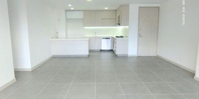 Apartamento en venta en San Sebastian, Envigado, Antioquia. Este moderno inmueble de 145 m², ubicado en el piso 1, ofrece un diseño funcional con 3 habitaciones y 4 baños. Disfrute de la comodidad de 2 parqueaderos privados. El conjunto residencial, con 4 años de antigüedad, cuenta con vigilancia 24/7 y gimnasio, proporcionando un ambiente seguro y bienestar. San Sebastian es un barrio residencial en Envigado, conocido por su tranquilidad y acceso cercano a servicios esenciales. Una excelente opción para quienes buscan comprar un apartamento en una zona consolidada. Le invitamos a conocer más detalles. Puede contactarnos por WhatsApp o ver nuestros teléfonos.