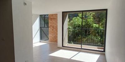 Apartamento en arriendo y venta en Rionegro, en excelente sector, cuenta con dos alcobas, dos baños, dos closet, zona de ropas, balcón y parqueadero