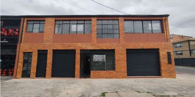 Oficina ubicada en el barrio Colombia, segundo piso, con cuatro espacios para oficina, cuenta con baño privado, pisos en madera laminada, servicios de agua y luz.
