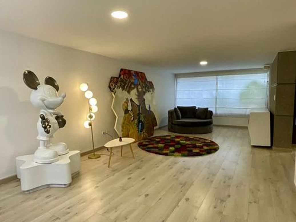 Casa de 3 alcobas en venta en Santa Barbara Central, Bogotá, 196 m² · foto 4 de 12