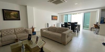 CASA EN VENTA VILLA CAMPESTRE.
269 mts cuatro habitaciones cinco baños sala comedor cocina zona de lavandería balcón.
Dos parqueaderos.
Piscina infantil y adultos salón de eventos zona bbq canchas parque infantil vigilancia.