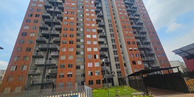 Venta de apartamento para estrenar ubicado en el piso 14 barrio Ciudad 2.000. Consta de dos habitaciones con closet principal con baño, sala- comedor, balcón, cocina tipo americano, baño de alcobas, zona de ropas (aparte de la cocina), parqueadero comunitario. El conjunto residencial consta de piscinas, cancha múltiple.  Cerca a supermercados, clínicas, estación del Mio Simón Bolivar.  Vigilancia 24/7.