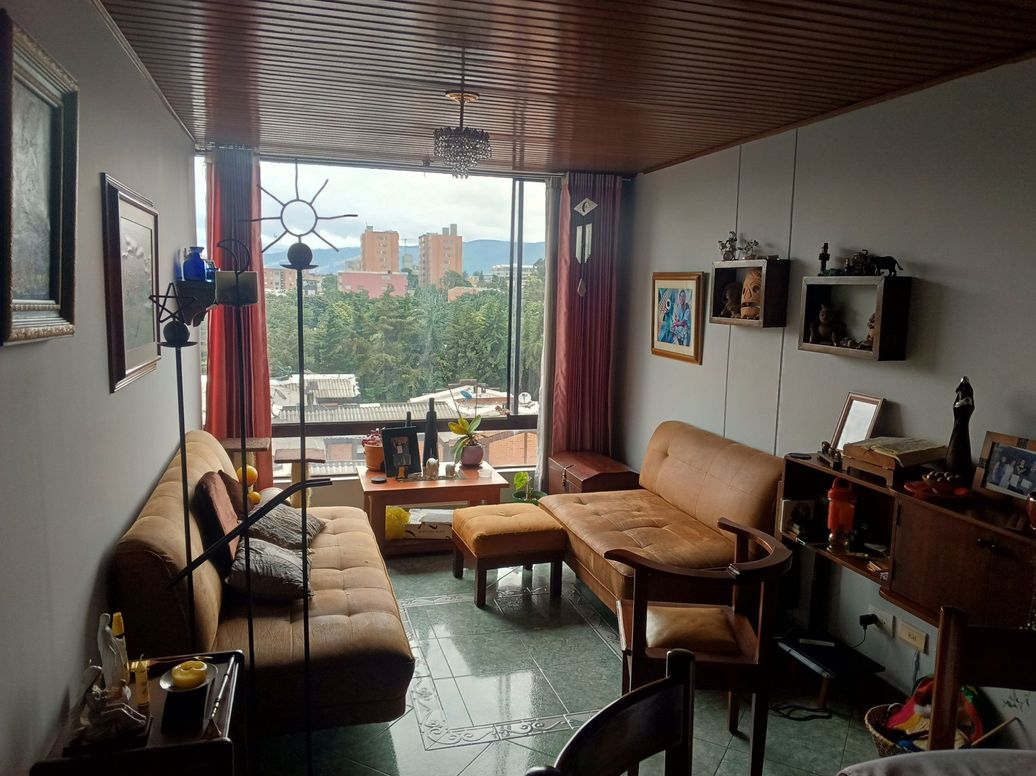 Apartamento de 3 alcobas en venta en Belmira Del Country, Bogotá, 73 m² · foto 2 de 10
