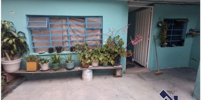 Casa en Venta. Bellizca

Esta casa es una verdadera oportunidad de inversion. Es ideal para adecuarlaa tu gusto, cuenta con un excelente potencial como sus metrajes:


 250 m2
 2 Pisos
 area de lavado
 Patio de tierra para siembra
 10 habitaciones apraximadamente
 3 Baños
 Garage


Contactanos para mas informacion.
