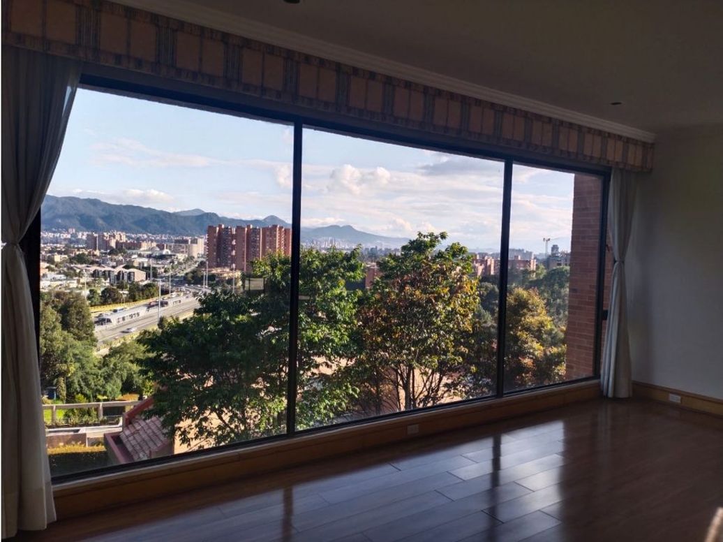 Apartamento de 4 alcobas en venta en Cerros De Suba, Bogotá, 487 m² · foto 4 de 20