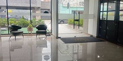 Apartamento amoblado moderno ,con buena iluminación , zona de lavandería comunal  ,gran ubicación cerca al sector comercial bancario y empresarial ,buenas vías de acceso Gran oportunidad 