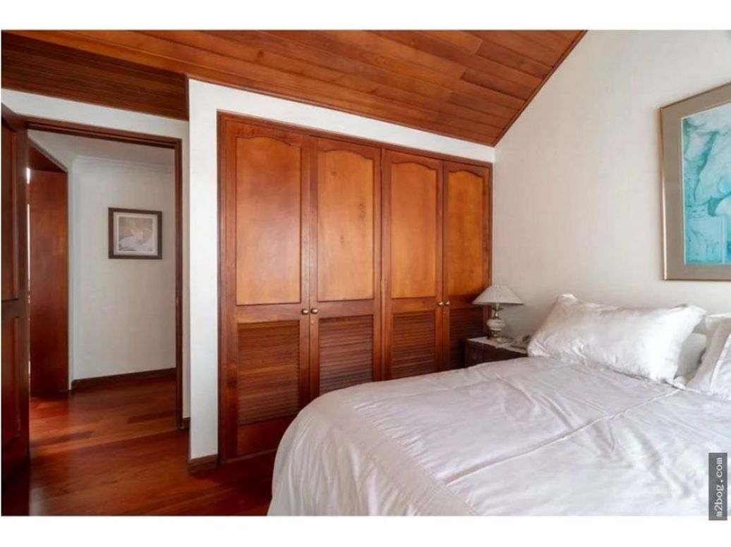 Casa de 3 alcobas en venta en Santa Barbara, Bogotá, 385 m² · foto 10 de 20