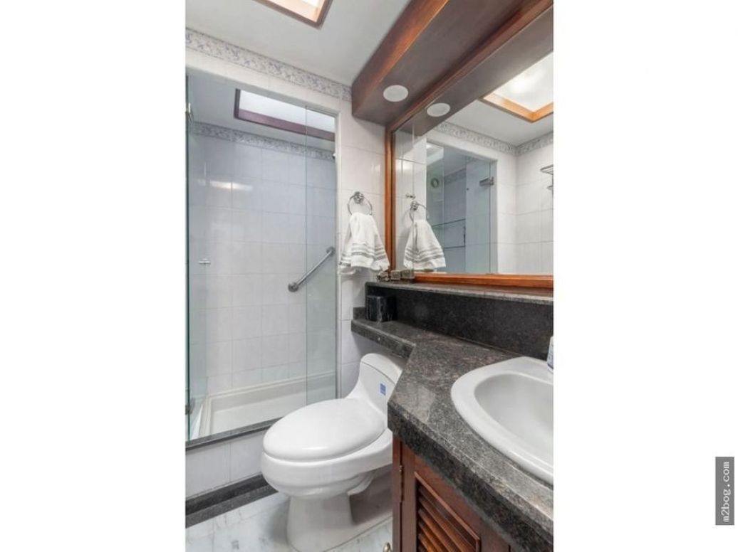 Casa de 3 alcobas en venta en Santa Barbara, Bogotá, 385 m² · foto 16 de 20