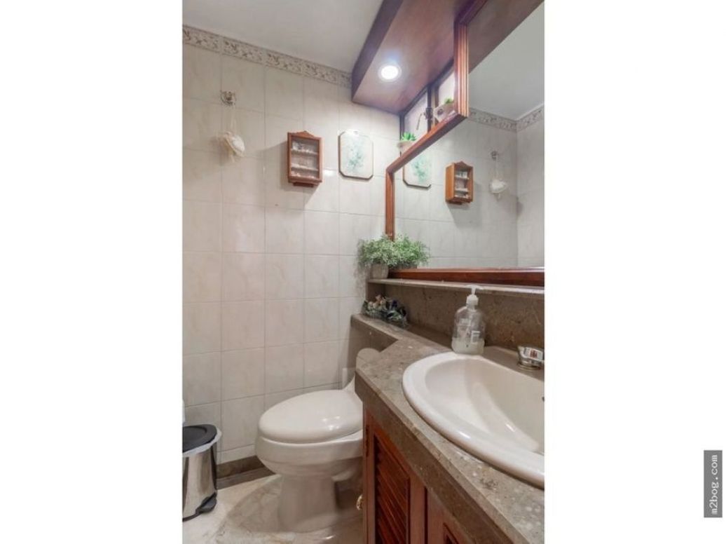 Casa de 3 alcobas en venta en Santa Barbara, Bogotá, 385 m² · foto 17 de 20