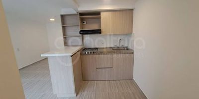 472-6823 Conaltura Inmobiliaria ofrece Apartamento Nuevo para venta en Bello, sector San Gabriel, 54 m2, cuenta con 3 alcobas cada una con closet, 2 baños, sala comedor, balcón, cocina integral, estufa y calentador a gas, iluminación led, no tiene parqueadero. Conjunto cerrado, con ascensores, portería 24h, rodeado de zonas verdes, zonas comunes en construcción. a 10 minutos del Parque de Bello, cerca del Mall comercial Plaza Belverde, tienda Ara, tienda D1, Iglesia de Goreti, Colegio Hernan Villa Baena, Colegio Villas del sol, Biblioteca de Comfenalco, canchas sintéticas, con fácil acceso a rutas integradas de buses del metro hacia las estaciones Bello y Niquia, el centro de Medellín y hacia el SENA. 