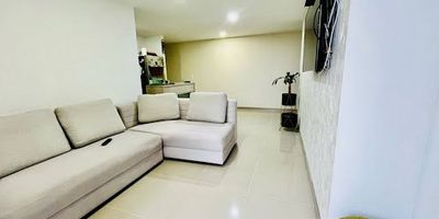 Vendo hermoso Apartamentos en unidad residencial VIENNA. Sector Cumbres de Envigado, Antioquia. cuenta con 2 alcobas 2 Baños  Zona de ropas Zona social Cocina integral Parqueadero Full acabados Construcción tradicional Parque infantil  Piscina climatizada Turco Gimnasio Salón social Rutas integradas al metro.  Cercana a c.c City plaza, Moll de Guadalcanal, c.c Terracina, Hopital Manuel Uribe Ángel, y colegios.