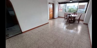 APARTAMENTO EN VENTA, PIE DE LA POPA

Descubre la combinación perfecta de comodidad, ubicación y estilo de vida en este encantador apartamento duplex. 


 Espacioso y luminoso: Disfruta de amplios espacios diseñados para tu confort, con abundante luz natural que realza cada rincón.
 4 acogedoras alcobas: Perfectas para familias o para quienes buscan espacio adicional para invitados o una oficina en casa.
 4 baños completos: Equipados con acabados de calidad para tu comodidad diaria.
 Ubicación privilegiada: una zona residencial tranquila y segura, con fácil acceso a centros comerciales, restaurantes, parques y todos los servicios que necesitas.


CODIGO WASI 8616648
