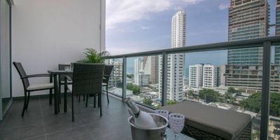 APARTAMENTO AMOBLADO EN VENTA, BOCAGRANDE

Apartamento cuenta con Piscina de niño y adultos, Baño turco, Parqueo,  1 baño, 1 habitacion, Balcón amplio con sala y comedor.
Apartamento de 67m2, Zona social recién remodelada, Zona de labores en el apto, Se entrega con 2 aires, 2 televisores, Blackout,.

CODIGO WASI 8620763
