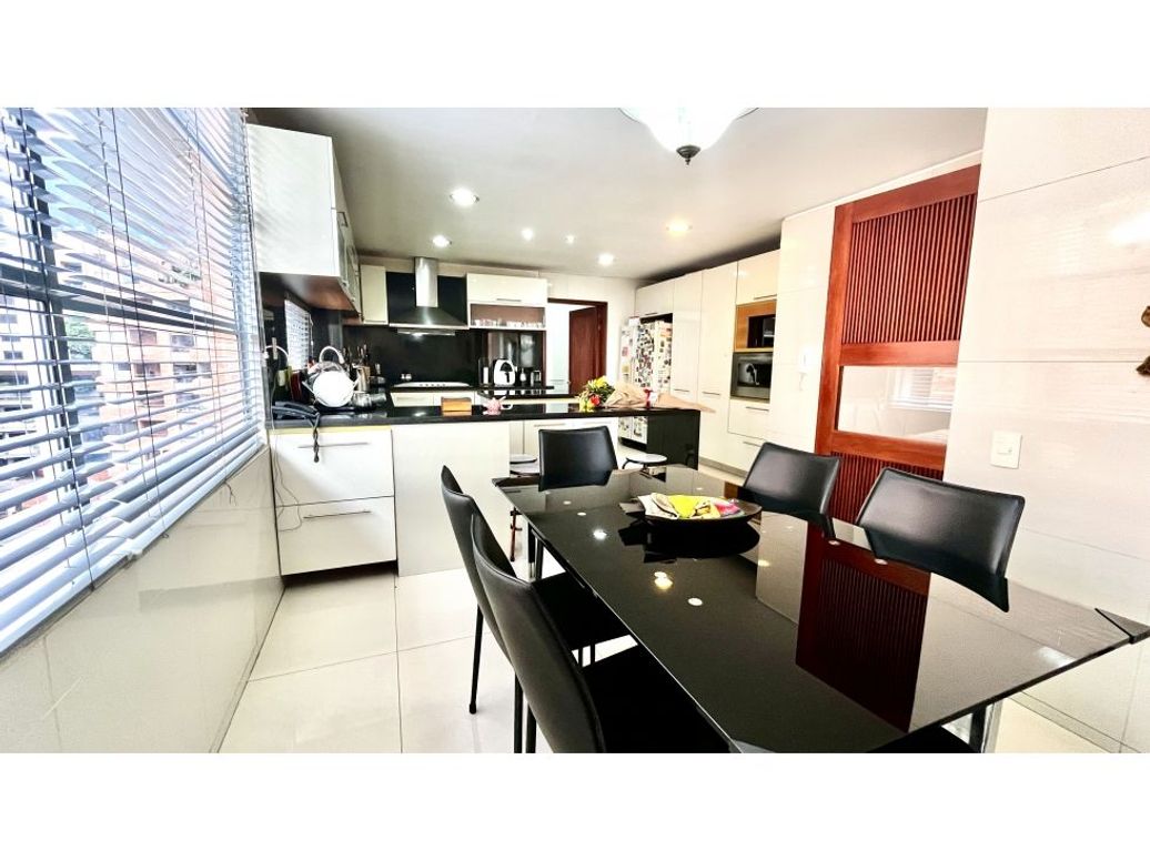 Apartamento de 4 alcobas en venta en Los Rosales, Bogotá, 359 m² · foto 10 de 20