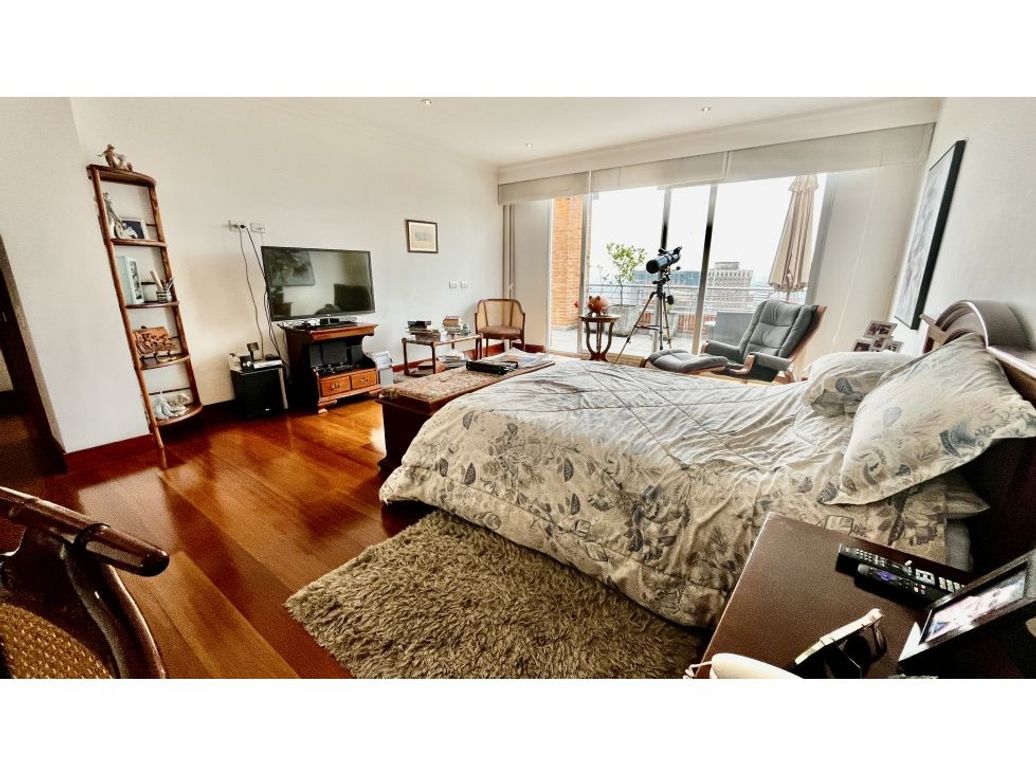 Apartamento de 4 alcobas en venta en Los Rosales, Bogotá, 359 m² · foto 12 de 20