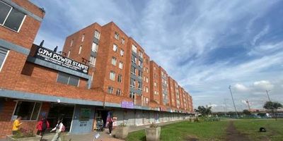 Apartamento  ubicado   en el  sector del Tintal,  en   el Conjunto Naguara Américas, cuenta  con tres  alcobas,  dos  baños uno  en la alcoba  principal,  sala-comedor, cocina  semi-integral y  zona  de  ropas,   el conjunto tiene  parque  infantil, salón comunal,  cerca a  avenidas   principales como la  Av.  Ciudad de Cali, cerca  a la  Biblioteca del  Tintal y  a el Centro  Comercial Tintal, sector  de  alta valorización.