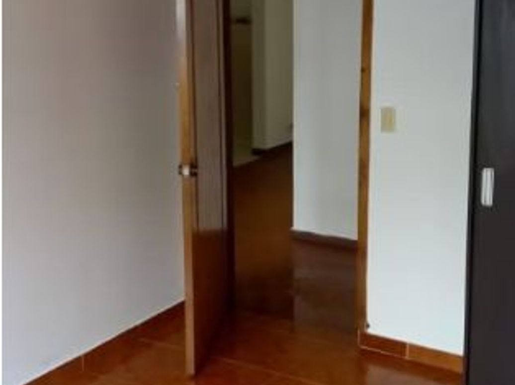 Casa de 8 alcobas en venta en Carvajal, Bogotá, 375 m² · foto 4 de 8