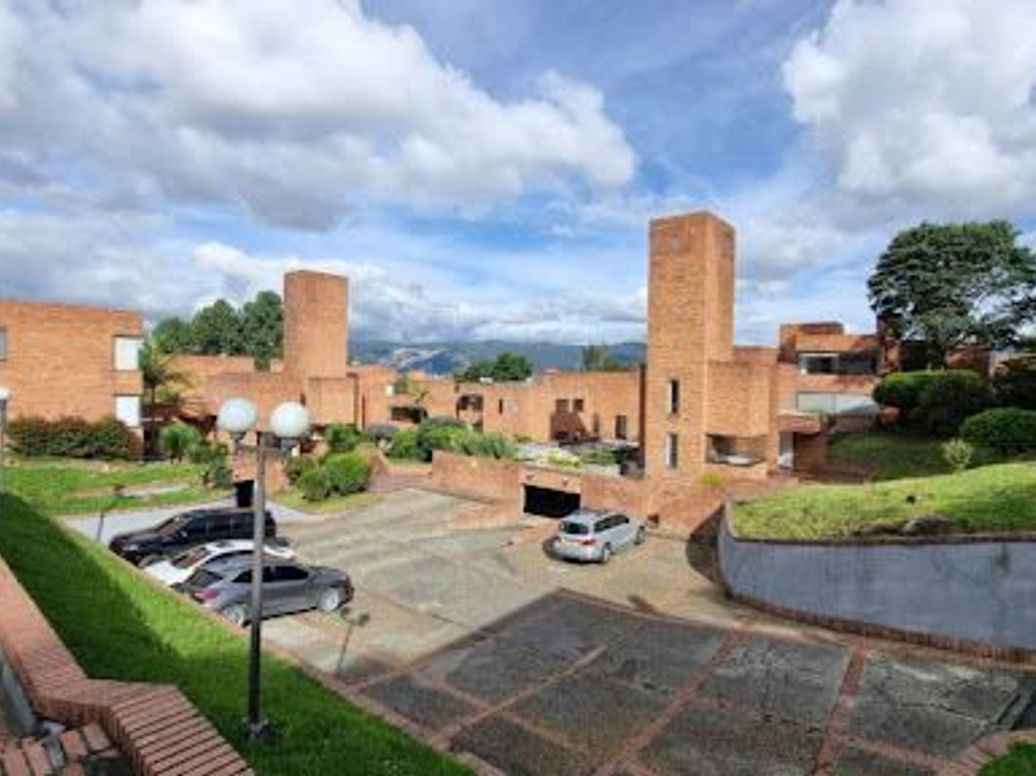 Apartamento de 3 alcobas en venta en Altos De Suba, Bogotá, 267 m² · foto 2 de 20