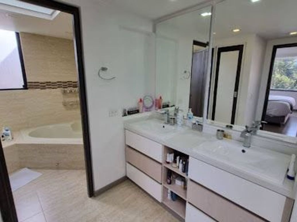 Apartamento de 3 alcobas en venta en Altos De Suba, Bogotá, 267 m² · foto 12 de 20