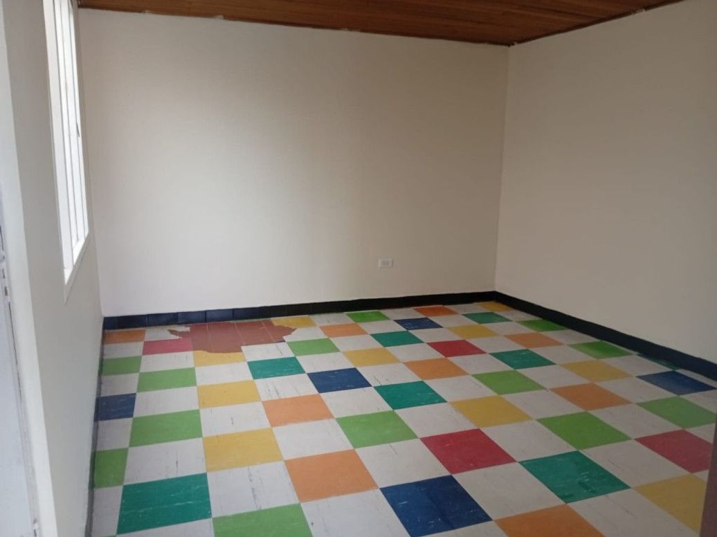 Casa de 6 alcobas en venta en San Cayetano, Bogotá, 306 m² · foto 20 de 20