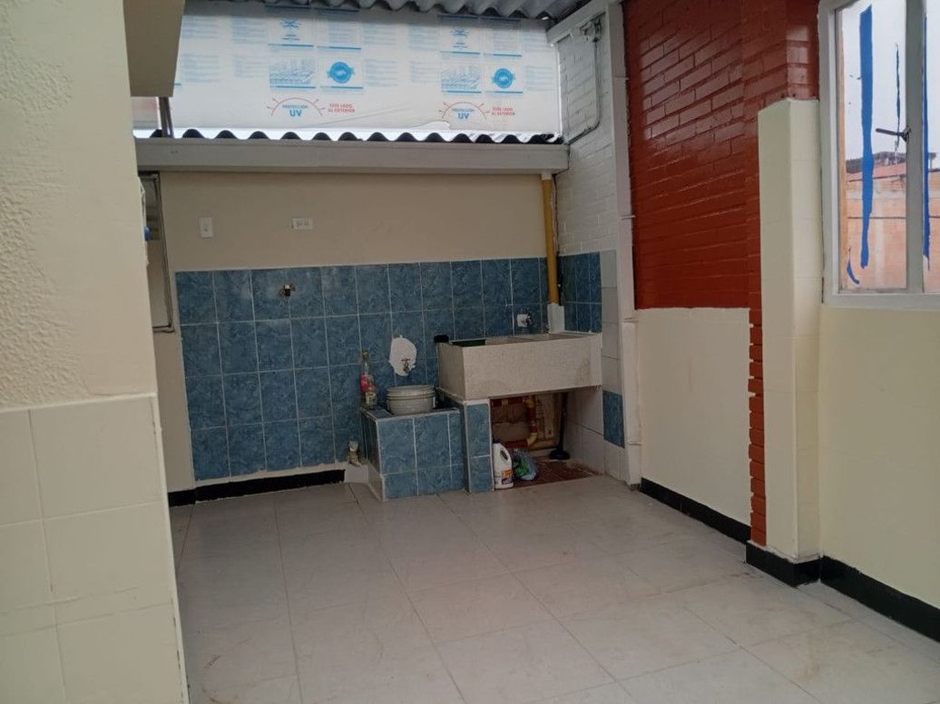 Casa de 6 alcobas en venta en San Cayetano, Bogotá, 306 m² · foto 13 de 20