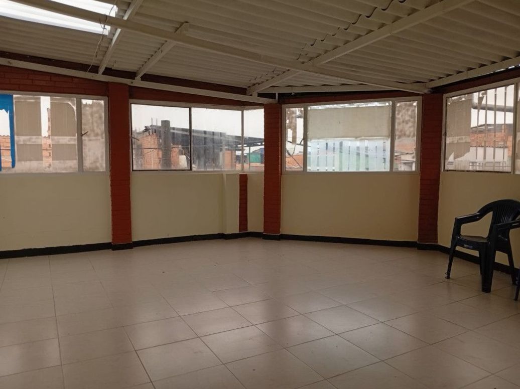 Casa de 6 alcobas en venta en San Cayetano, Bogotá, 306 m² · foto 12 de 20