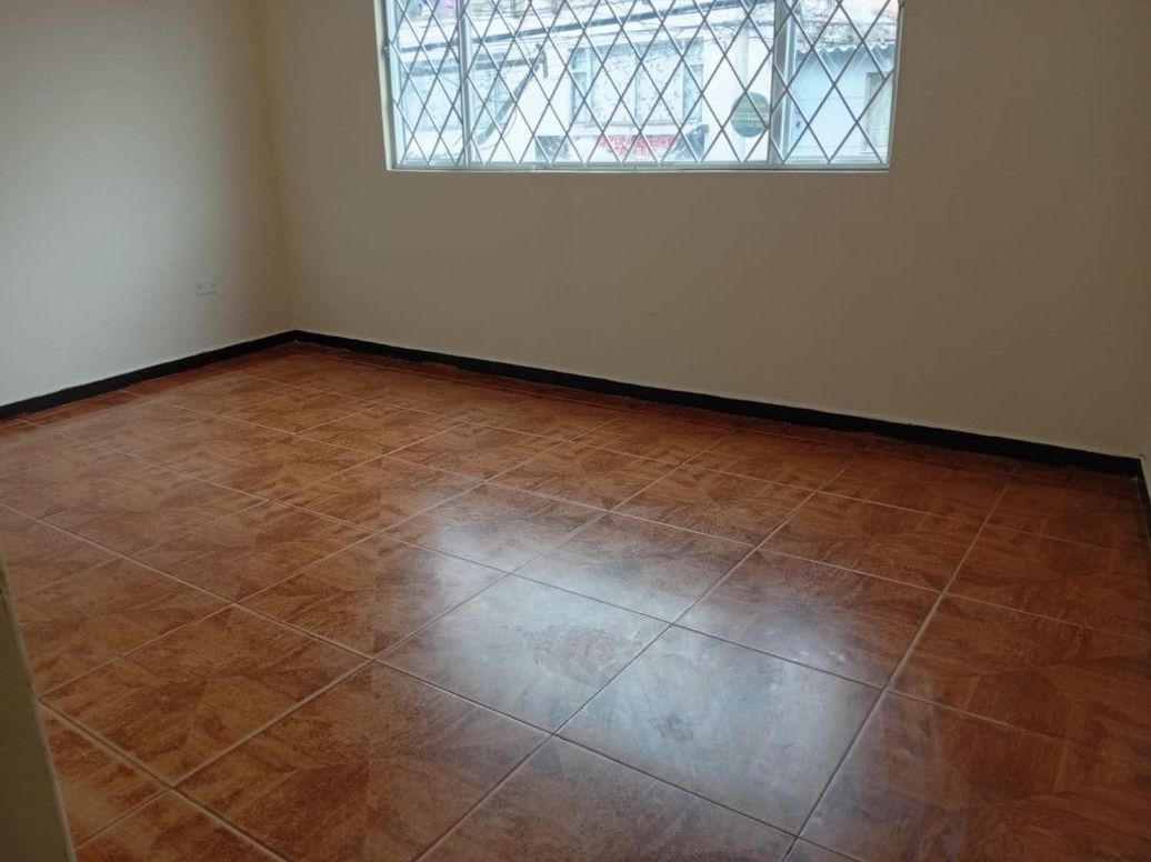 Casa de 6 alcobas en venta en San Cayetano, Bogotá, 306 m² · foto 15 de 20