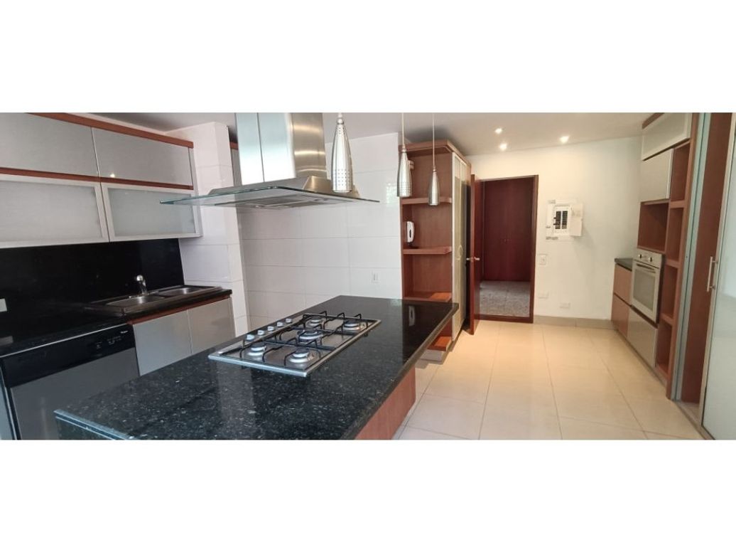 Apartamento de 3 alcobas en venta en Chapinero, Bogotá, 202 m² · foto 9 de 15